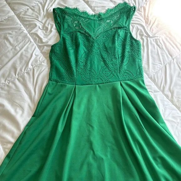 NWT Francesca’s green A line dress - Picture 2 of 7